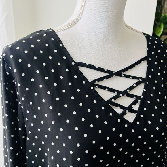 Maurices Black & White Polka Dot Chiffon Roll Tab Sleeve Lightweight Blouse XL - Picture 2 of 8